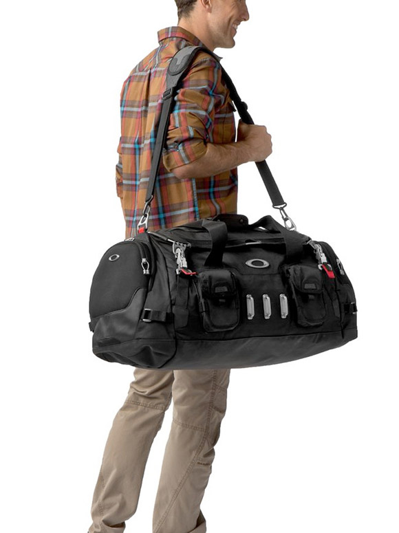 oakley bathtub duffel bag