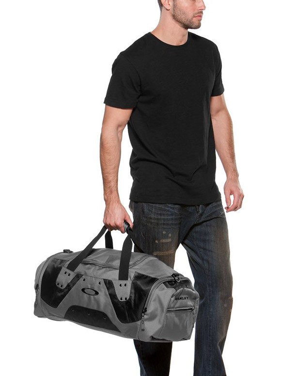 Oakley Large HandCarry Duffel 41L Duffle Bag